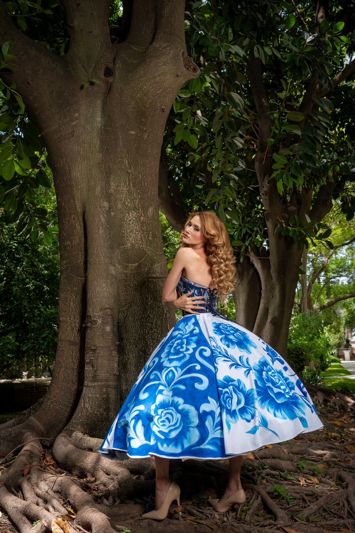 Falda xareni rosas azules
