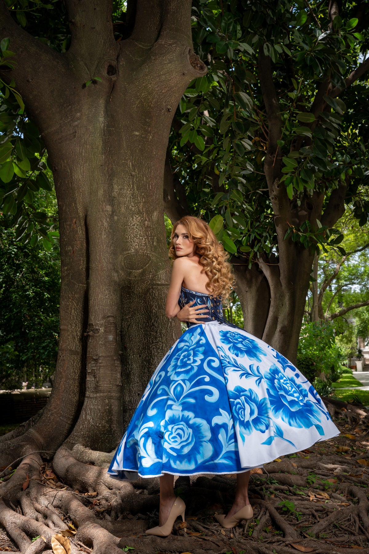 Falda xareni rosas azules