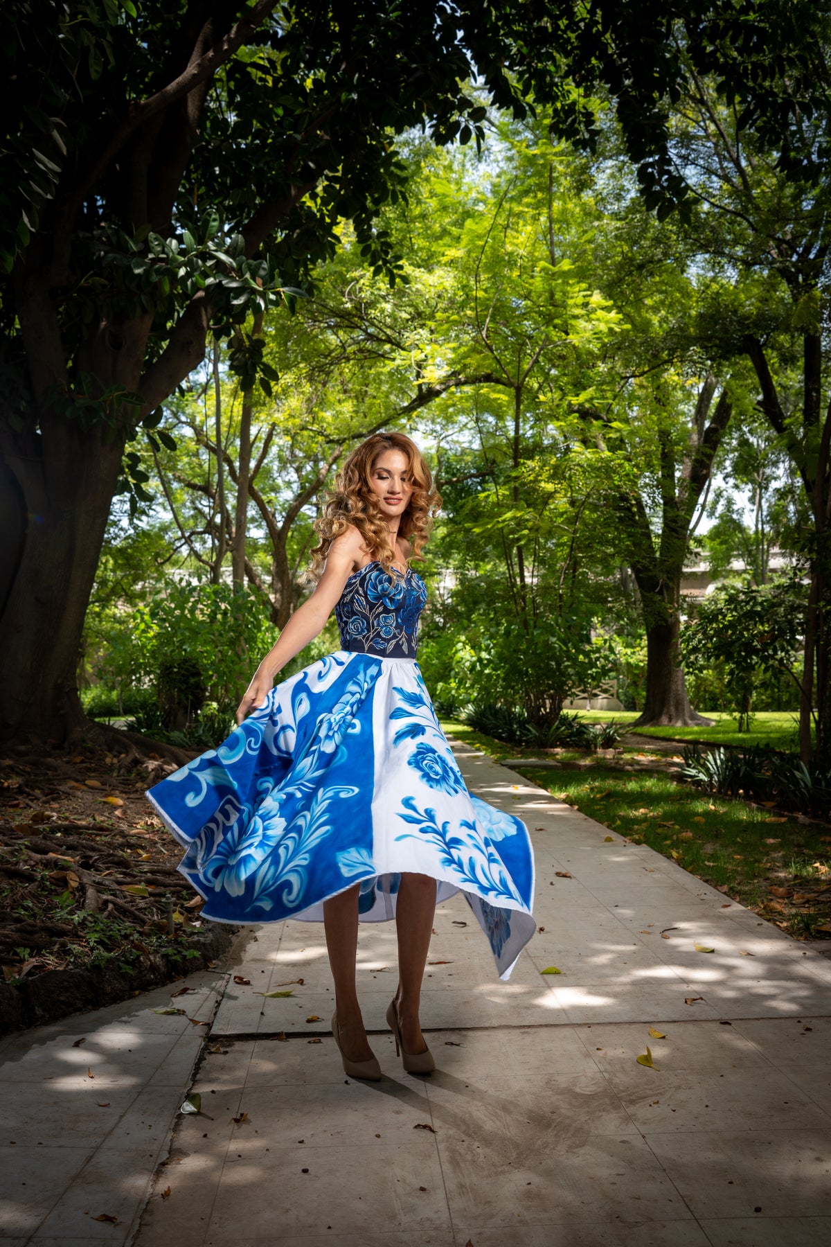 Falda xareni rosas azules