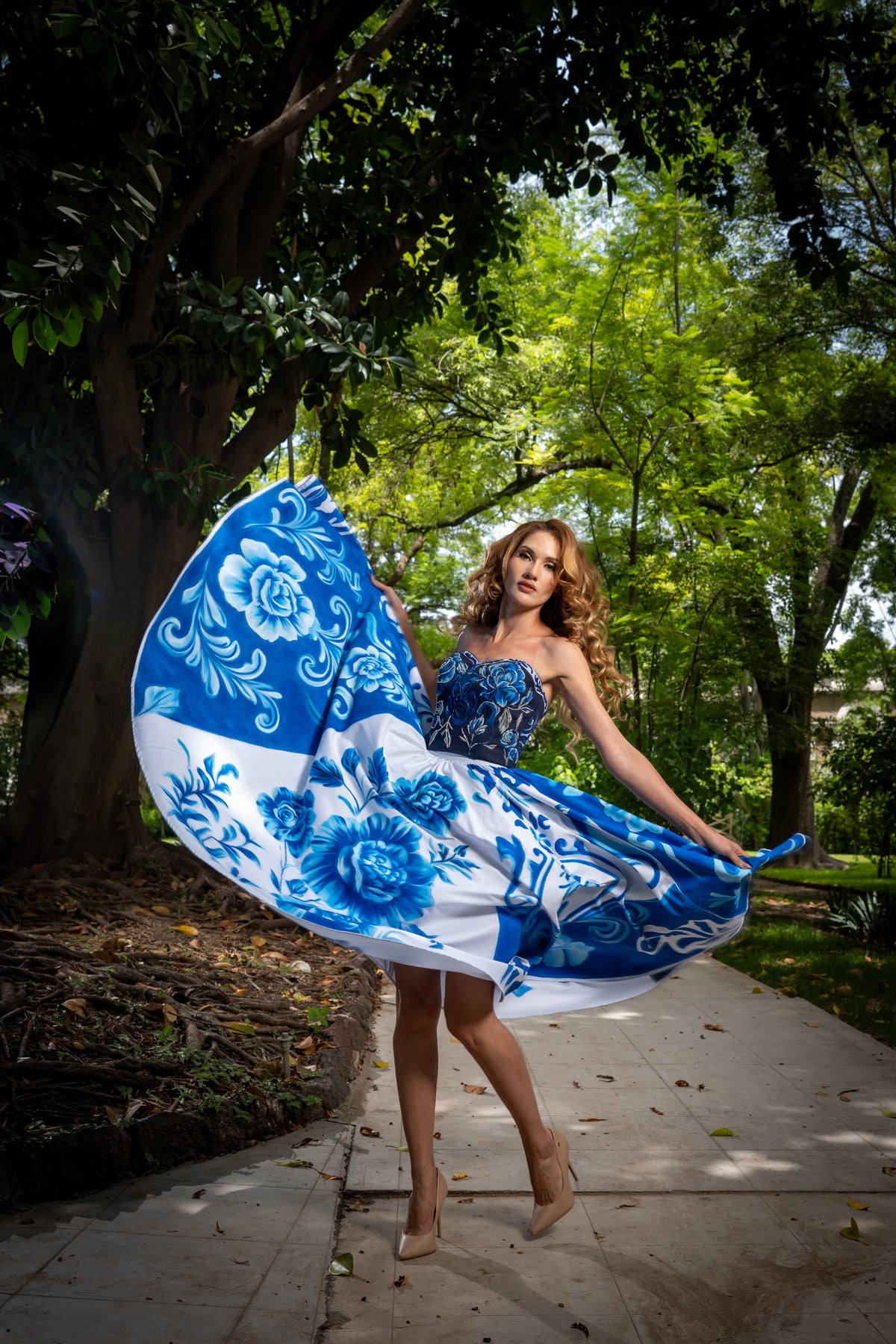 Falda xareni rosas azules