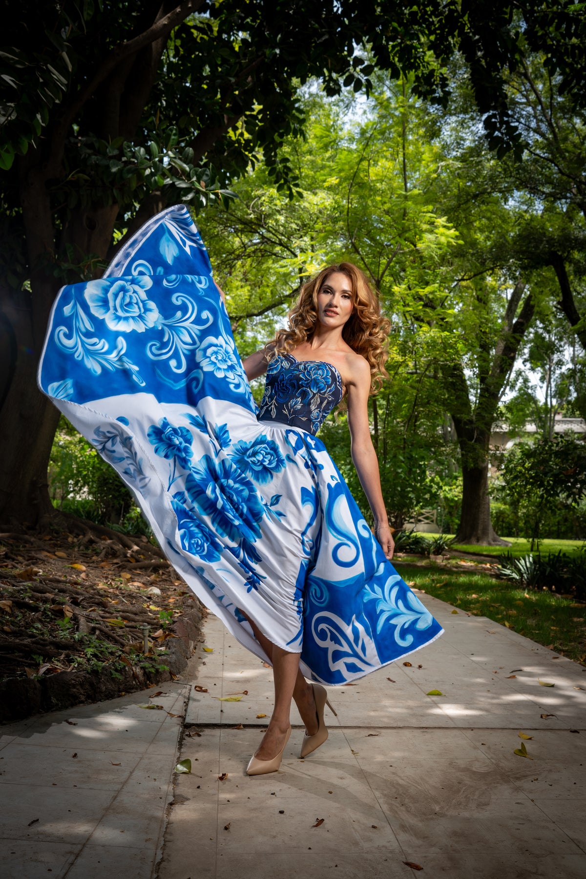 Falda xareni rosas azules